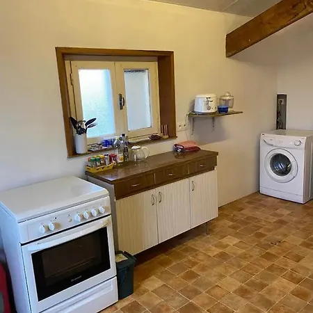 Maison Chaleureuse Avec Un Grand Jardin Verdoyant * Bourgougnague